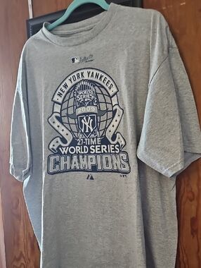 Majestic New York Yankees Gray Short Sleeve World Series Champions Tee
